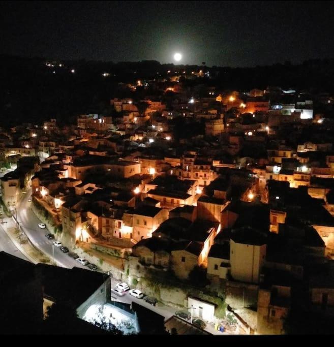 莫迪卡Terrazza Con Vista 'Casa Ziicedda'别墅 外观 照片